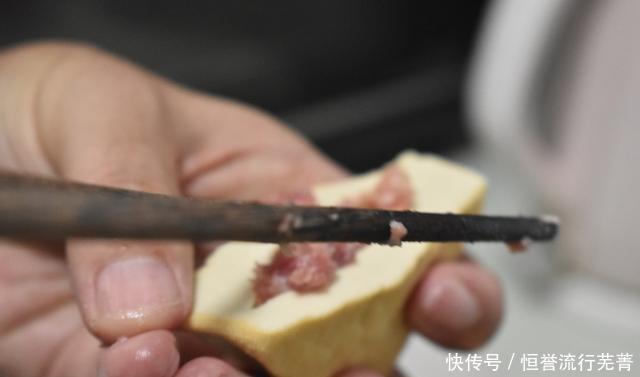 酿豆腐干|吃豆干,我家最爱这做法,加点肉馅越吃越香,吃了二十多年都不腻