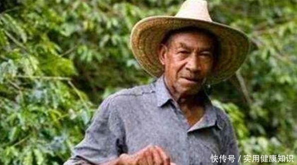 发现|农民清理老宅时发现6个水桶,竟有万张国外旧纸币,价值十亿