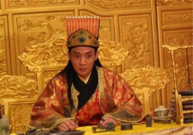 吏部|吏部小官和朱元璋除夕夜一起喝酒，次日连升10级，他做了什么？