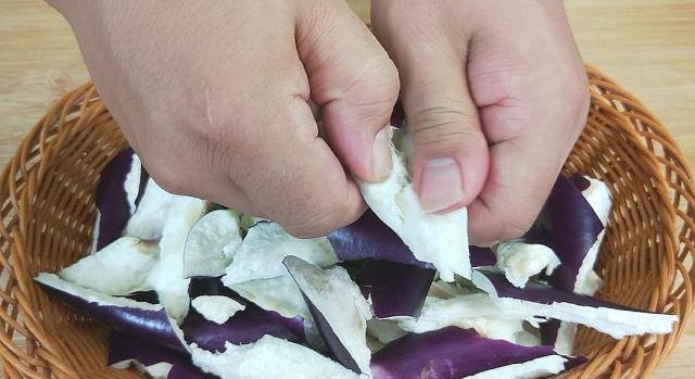 成本|茄子最好吃的做法,6元成本10分钟上桌,很多人没有吃过,太香了