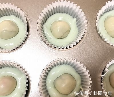  爆浆|#网红美食我来做#Q弹麻薯巧克力爆浆小蛋糕