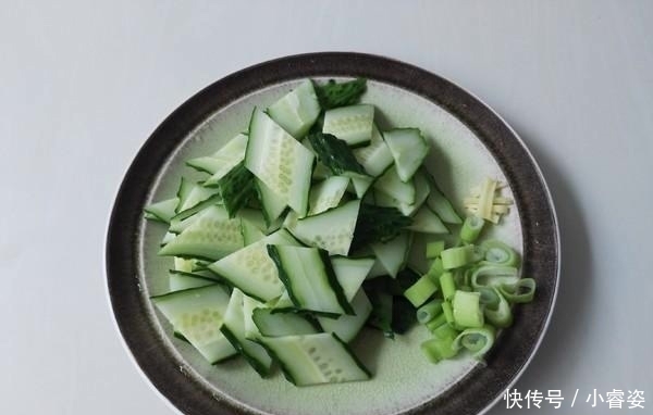 老师傅|55年老师傅:无论炒啥肉,不要加淀粉腌!学会3点,肉片更鲜香