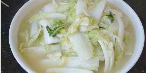 客家|做白切鸡是蒸还是水煮?教你客家正宗做法,2种蘸料,吃着最美味