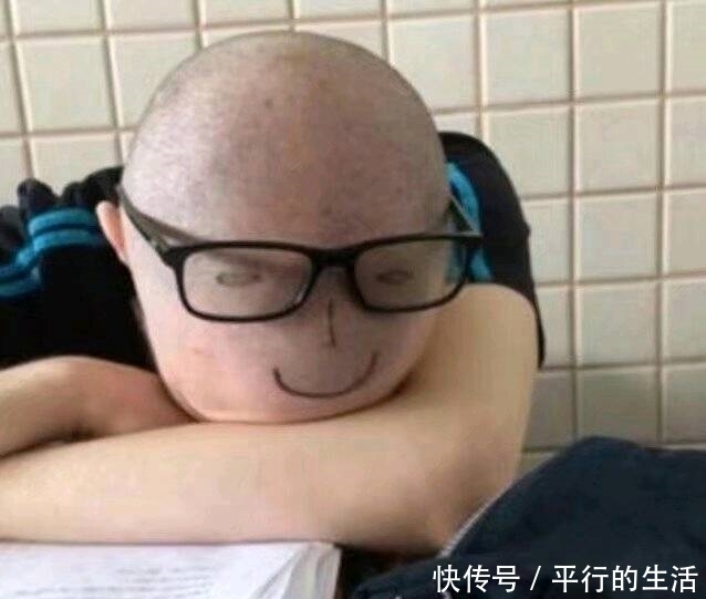 趣味|搞笑段子趣味图片:妹子,看得出你很想当皇后啊,哈哈哈