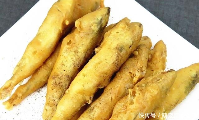  面粉|炸小鱼裹面粉还是淀粉？记住正确做法，金黄酥脆不扎嘴，越嚼越香