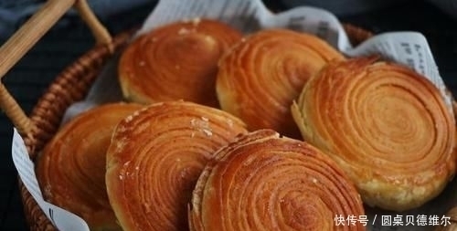 好吃|面粉特别的创意做法,加2个紫薯,比包子馒头都好吃,酥得直掉渣