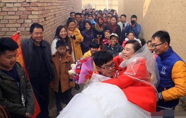 新娘|新郎“婚礼取消” 新娘“不过是让你学三声狗叫，至于嘛”