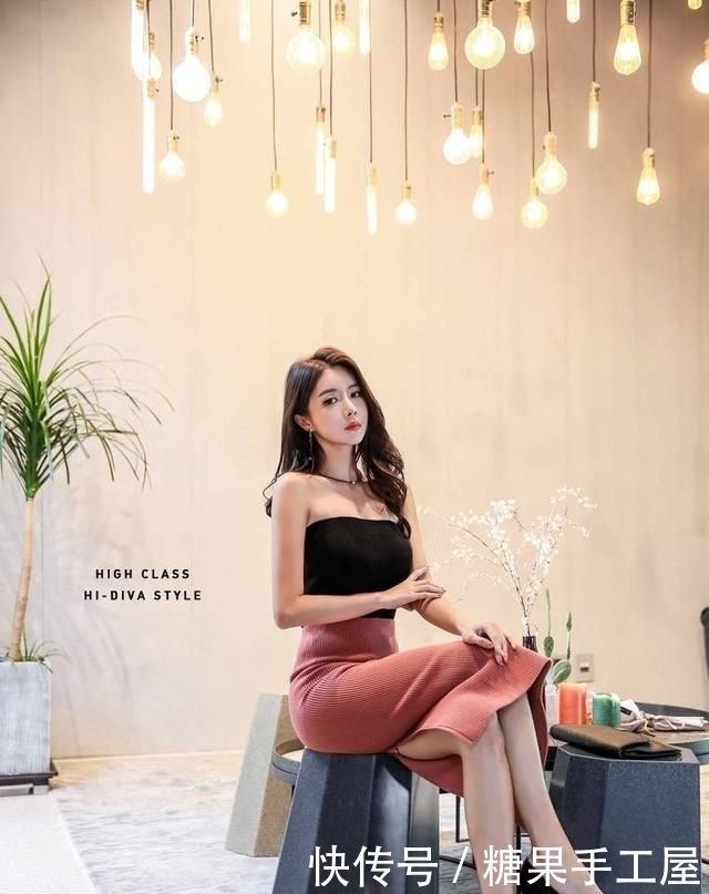 尽显|成熟妩媚的小姐姐,时尚穿搭抹胸紧身裙,尽显高挑女神气息