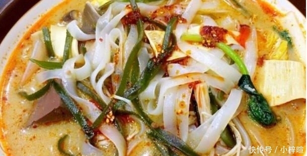 油条|吃麻辣烫时,女孩选了满满一大碗,价格却不到20元,老板:高手!