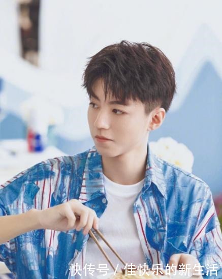 大厨|“减肥期”的王俊凯,面对林大厨热情夹菜,他的反应再度彰显情商