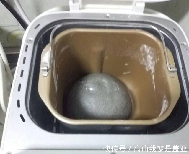 黑芝麻酱|黑芝麻双色馒头,又甜又软,5顿饭还不够!