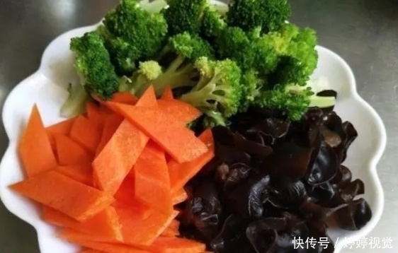  黑木耳|这道家常菜，热量偏低，营养丰富，非常适合减肥期间食用