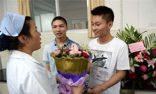 见义勇为|6年前宁可错过高考，也要见义勇为救下30人的两位高考生，现怎样