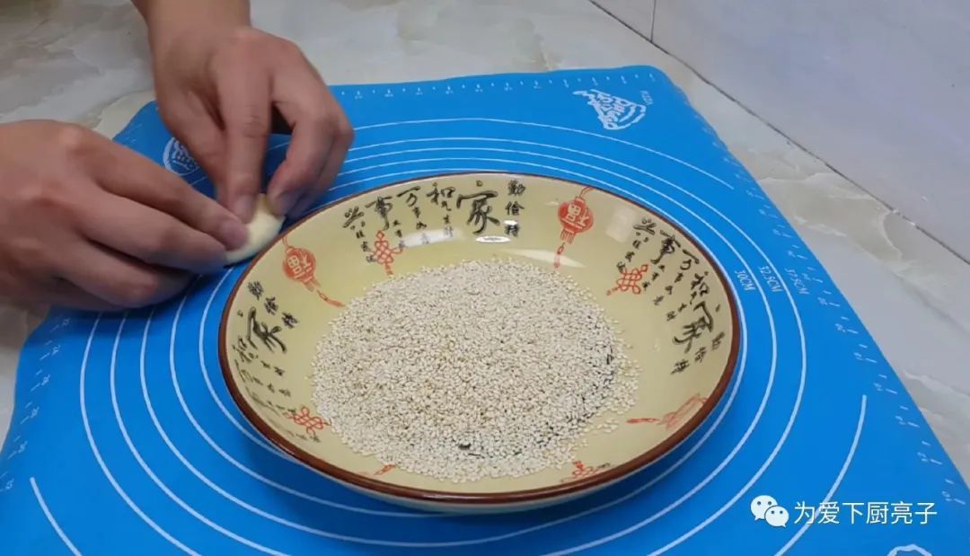  简单|红薯这么做太香了，加1碗面粉，个个松软香甜，出锅孩子们全抢光