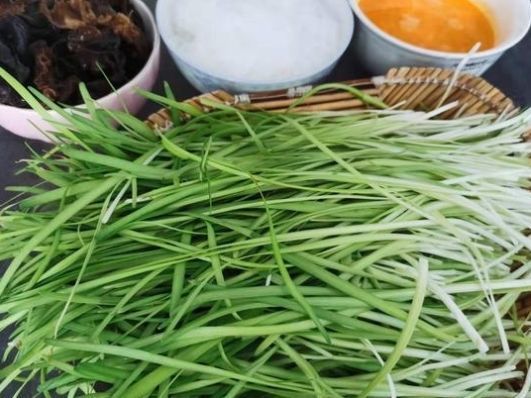  受欢迎|纯素馅饺子好吃有诀窍，调馅时加点它，又鲜又香，比肉饺子受欢迎