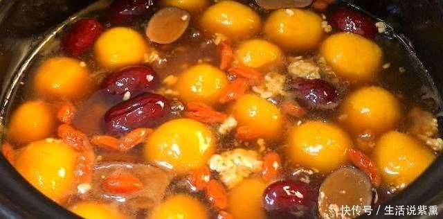 食材|女人贫血喝这汤,比吃阿胶强,隔天喝一碗,气血足了,越喝越漂亮