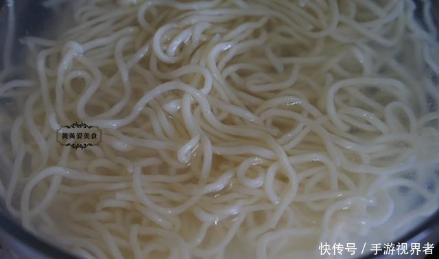 满满|家有高考生,早餐不将就,这面营养丰富,元气满满,5分钟就上桌