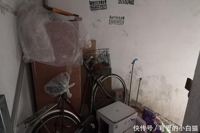 花家地小区|小区楼道堆杂物屡治屡现,堆放三四年业主不听劝