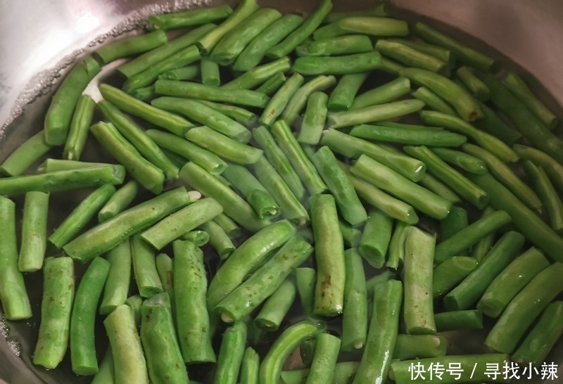特香|芸豆这样做,鲜嫩清脆入味,吸饱汤汁,用来拌饭特香,做法也简单