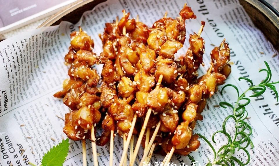  美滋滋|此肉有点贵，香脆可口，做法简单，一次做1斤，全家吃得美滋滋