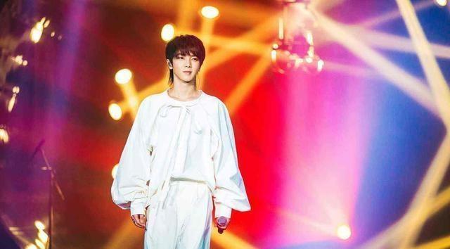  明星导师|新一季的《中国好声音》导师曝光，double李