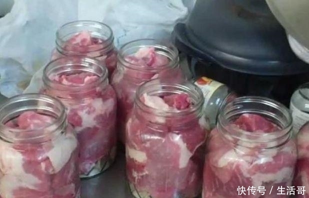  猪肉|老婆把猪肉塞进瓶子里，一滴水不加，放置7天后我吃“嗨”了！