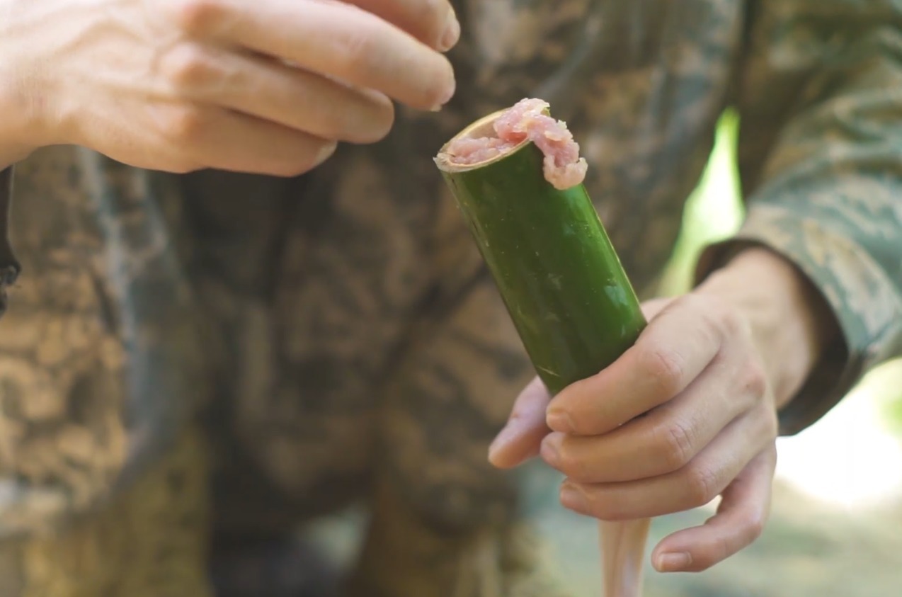 清脆|野外自制的酸奶热狗,做法简单,清脆爽口,吃一口就上瘾!