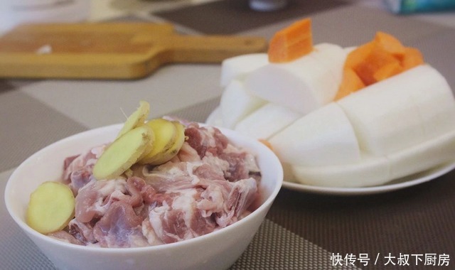  清甜|羊肉怎么做解馋？大叔教你羊肉汤，鲜嫩味美，清甜可口，超好吃！