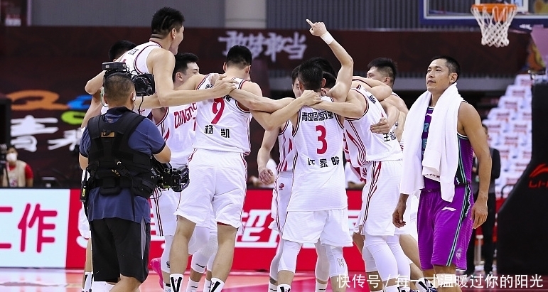  张庆鹏|张三疯再现！张庆鹏狂砍37分，或无法就此退役