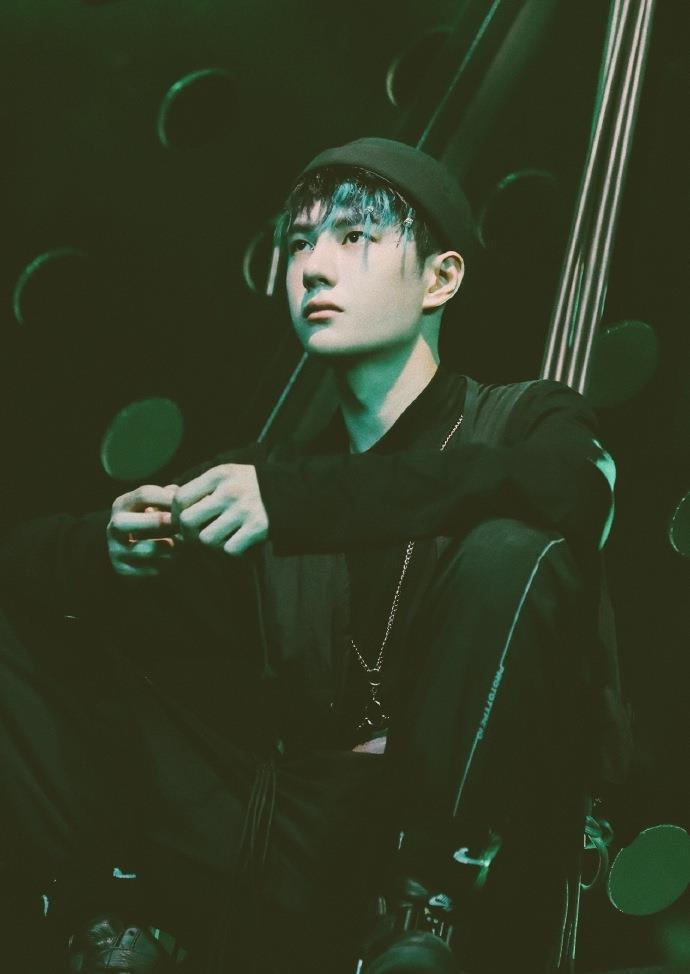 专业|专业舞者直夸厉害!王一博在《这就是街舞》里的表现燃爆了