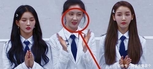 感言|张艺凡发表感言,台下学员不是翻白眼就是发呆,王艺瑾却挤出微笑