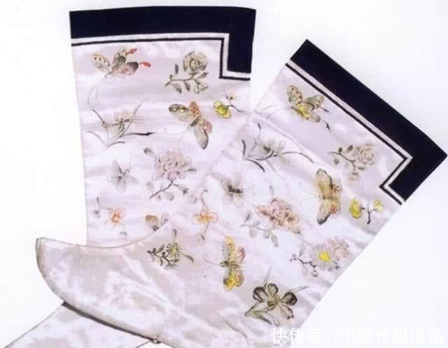 夸张|慈禧穿的袜子，千人半月才绣好一双，用的厕纸，更是夸张