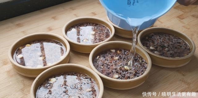 好吃|蒸米饭别老一套做,试试客家一锅传统杂粮饭,香软好吃孩子超爱吃