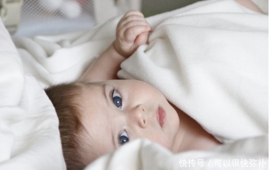 特别|孩子这种坐姿绝对不行,一定要改正,不然以后没运动天赋