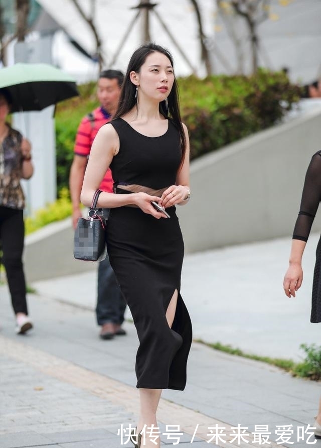 美女|路人街拍,美女颜值美丽,穿搭很时尚,满满的都市女郎风采!