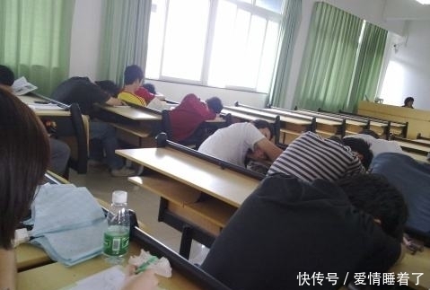 姑姑|搞笑图片幽默段子笑话:你们这帮学生也是可以的,能好好听课么