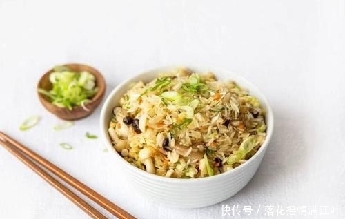 滤镜修饰过|《中餐厅3》烧饭有那么好吃吗?见到无滤镜下的蛋炒饭,难以相信