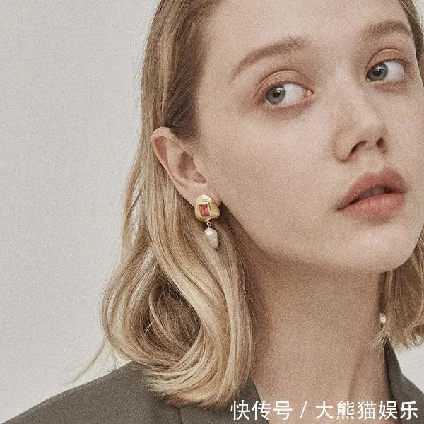 珍珠饰品|年轻人越来越爱珍珠配饰，看看都有哪些明星带火的款