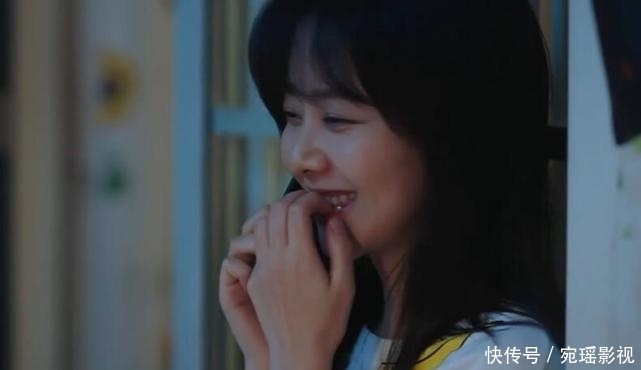 父母|尖尖心情不好找爸爸安慰,谁注意李爸在干嘛?多数父母都如此暖心