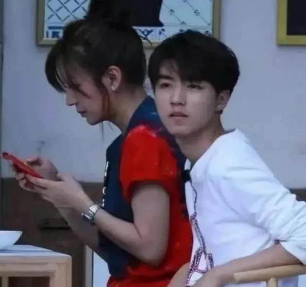 王俊凯|有一种“不敢看”叫做位错照片,孟美岐王俊凯什么都没有