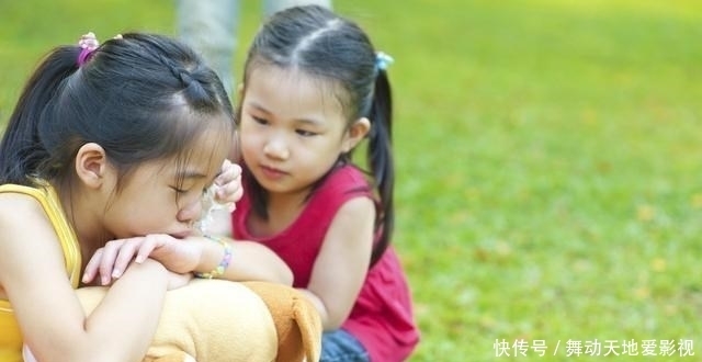 生活|两代人都在啃老,六旬老人无奈抹泪,年轻人却偏偏不以为然