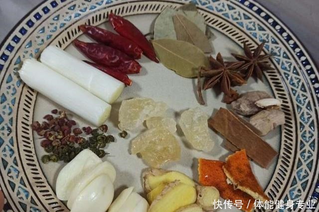 五花肉|终于没忍住,对肉夹馍下手了,饼酥肉烂,在家也能做大厨