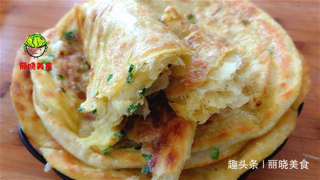 发面|家常版葱花鸡蛋饼,不发面不烫面,简单几步,酥软好吃,凉了不硬