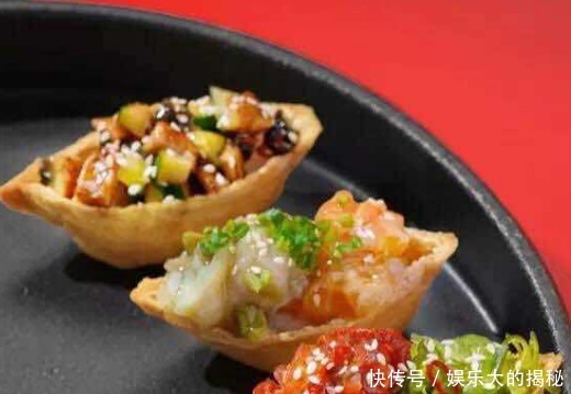 放进|制作香甜可口的豆皮寿司