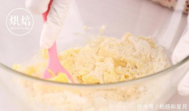  宝宝|爱吃玉米的宝宝都在收藏 无需打发 搅拌即烤的玉米酥粒蛋糕