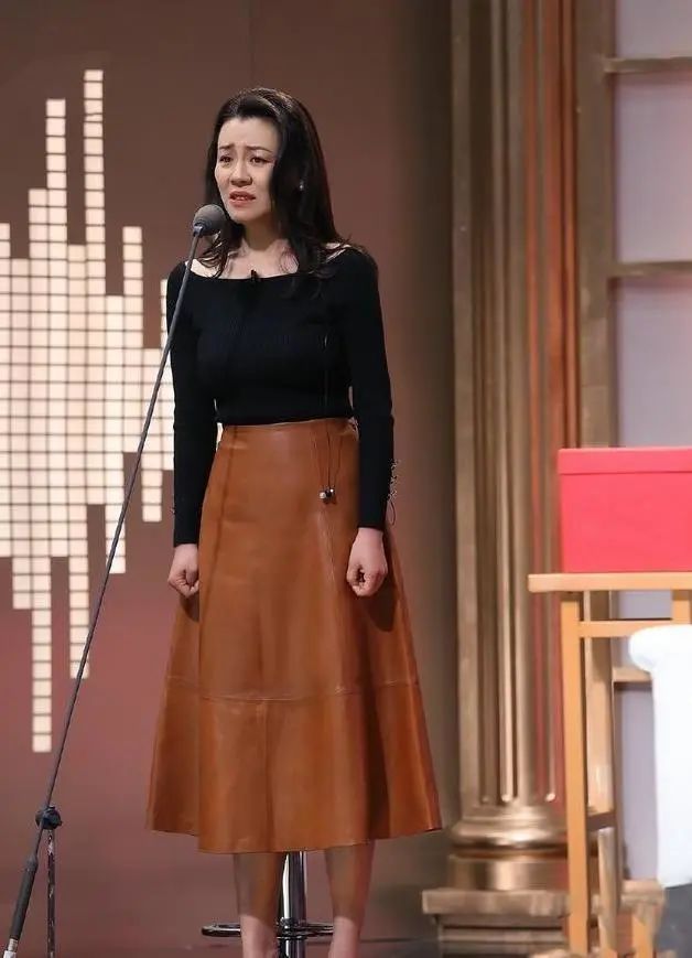 嫁入|26岁获得影后,北影校花,却遭大23岁导演抛弃,今嫁入豪门成赢家