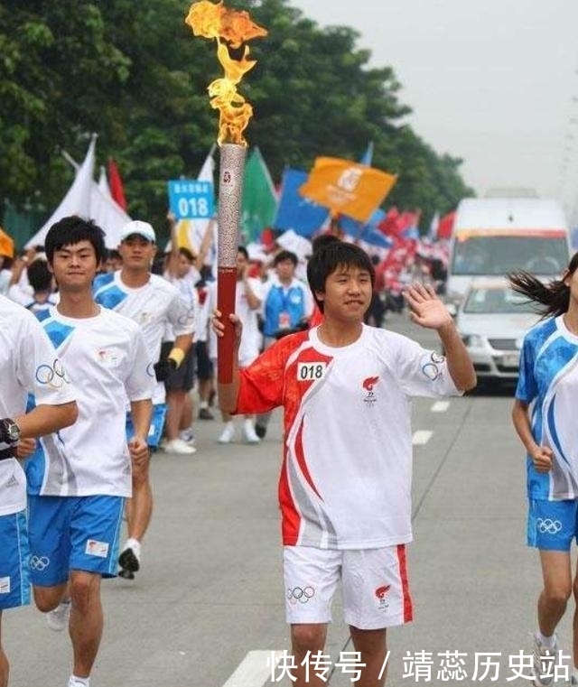  沦为|当初，那名在汶川地震中救下7人的小英雄，如今却沦为阶下囚