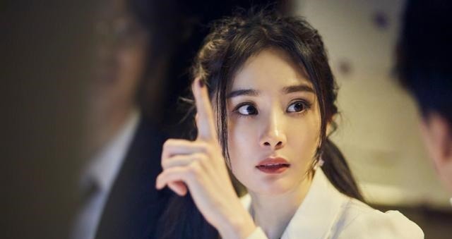  秘密|秘密越狱2：变成鬼屋，嘉宾杨幂记录节目被吓飞睫毛