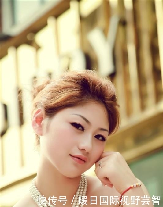 此人|此人15岁犯事, 34岁持枪作案, 42岁被击毙, 却有美女相伴