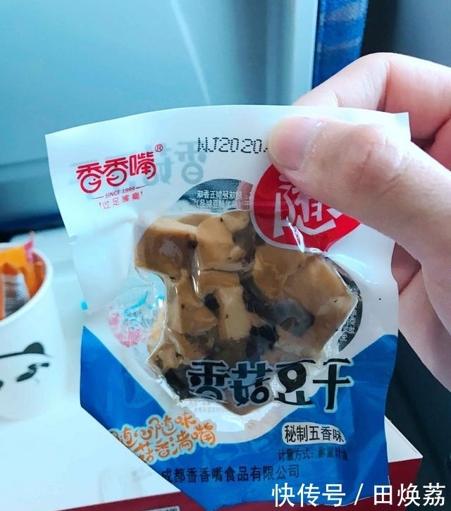  小食袋|后疫情时期，国内航司经济舱飞机餐大比拼！这个排名你是否认同？